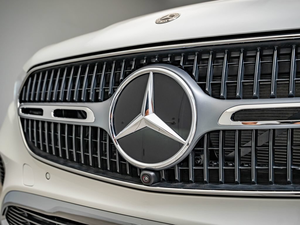 New 2027 Polar White Mercedes-Benz GLC 300 image 12