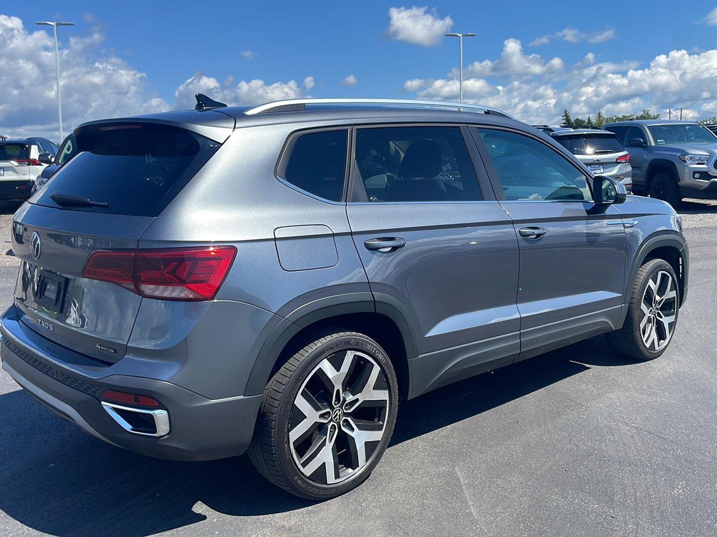 Used 2022 Platinum Gray Metallic Volkswagen SEL image 9