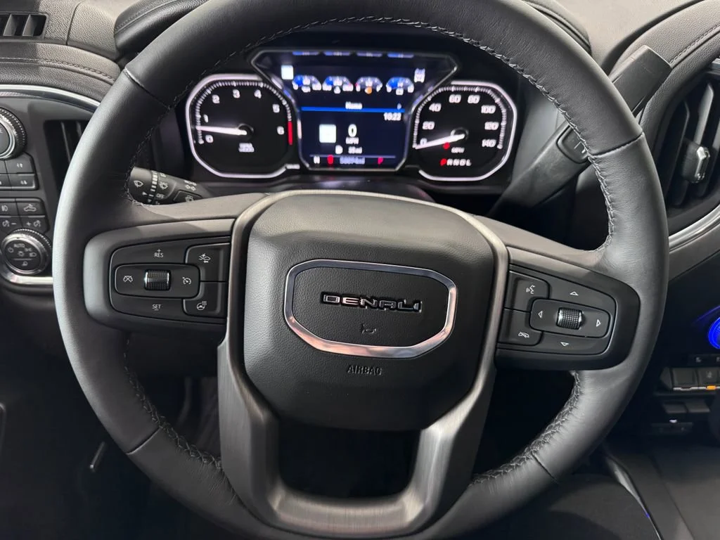 Used 2022 Ebony Twilight Metallic GMC Denali image 15