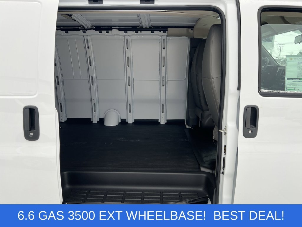 2025 Chevrolet Express Cargo Work Van - Photo 10