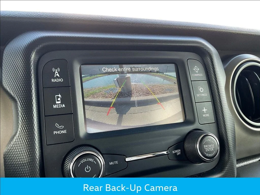 Used 2019 Silver Jeep Sport S image 14