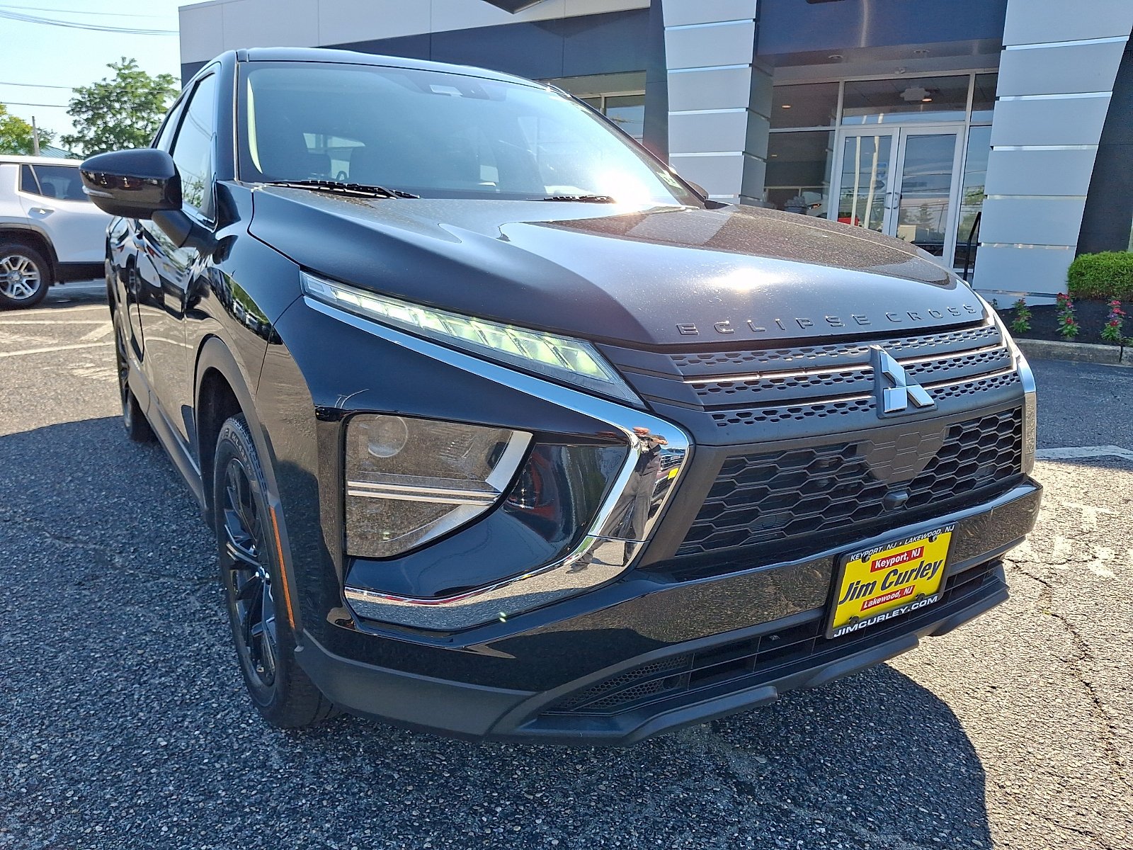 Used 2022 Labrador Black Pearl Mitsubishi LE image 2