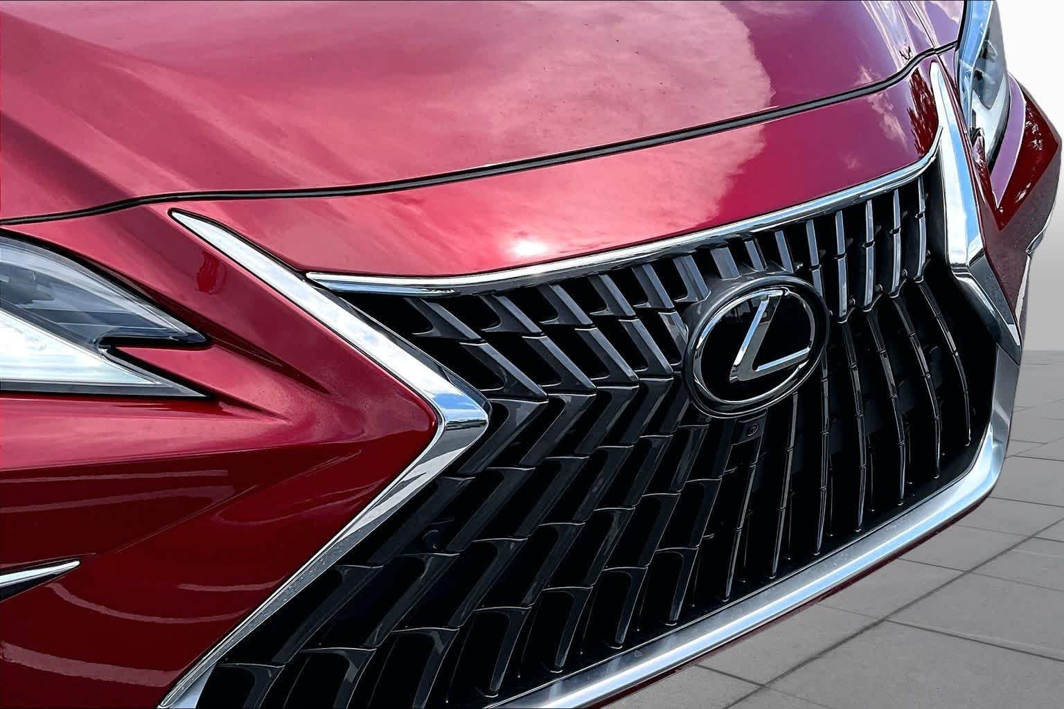 Used 2024 Matador Red Mica Lexus Ultra Luxury image 33