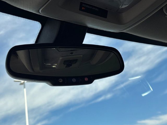 Used 2015 SAPPHIRE BLUE METALLIC Cadillac Base image 28