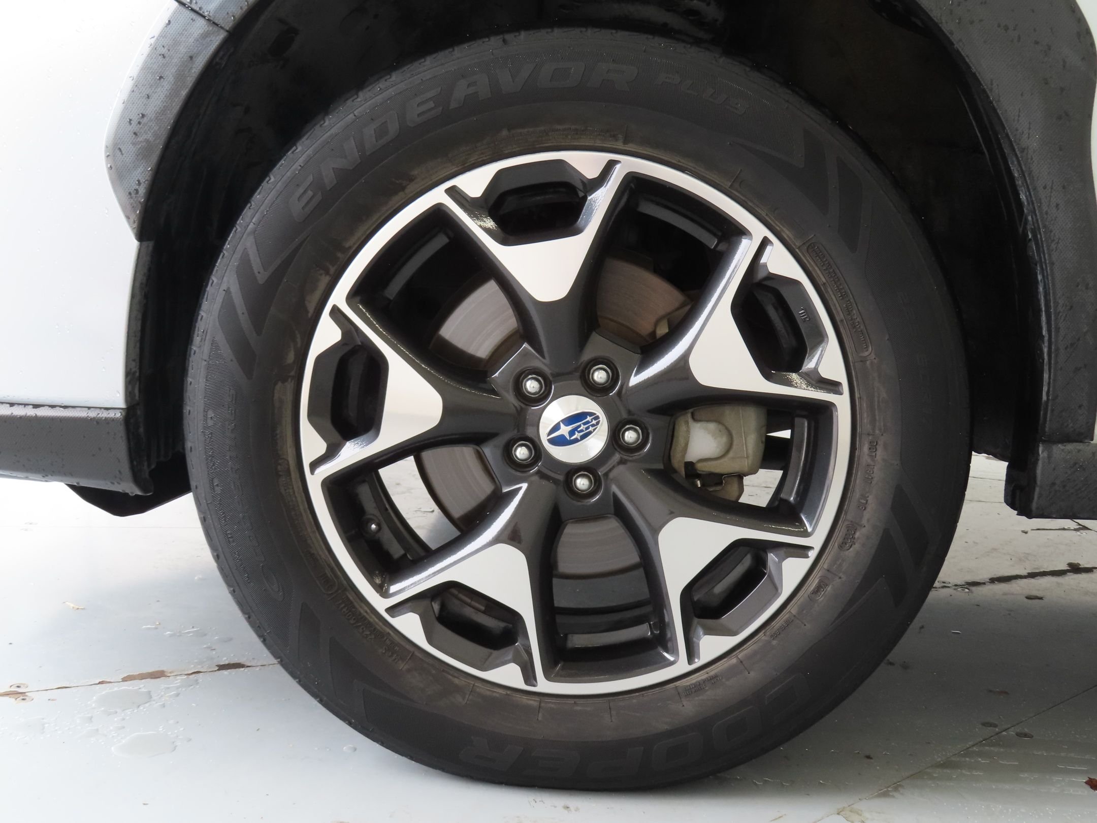Used 2018 Silver Subaru 2.0i Premium image 24