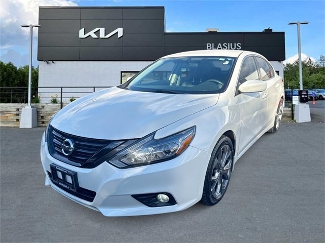 2017 Nissan Altima 2.5 SR photo 4
