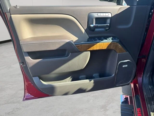 Used 2018 Red GMC SLT image 9