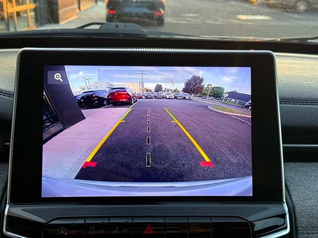 Used 2024 Silver Jeep Latitude image 21