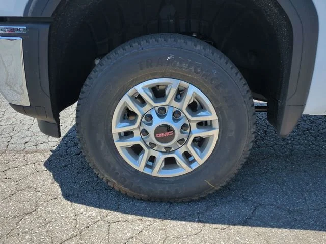 New 2026 Summit White GMC Pro image 10