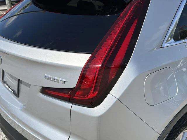 Used 2019 Silver Cadillac Luxury image 9