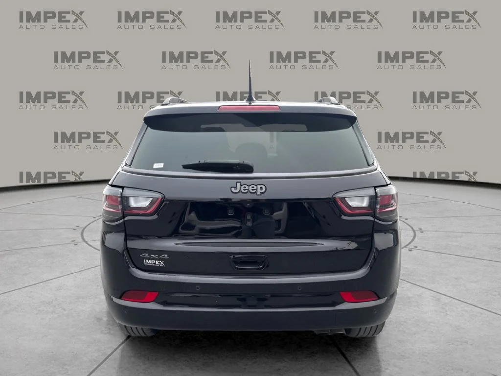 Used 2022 Black Jeep High Altitude image 4