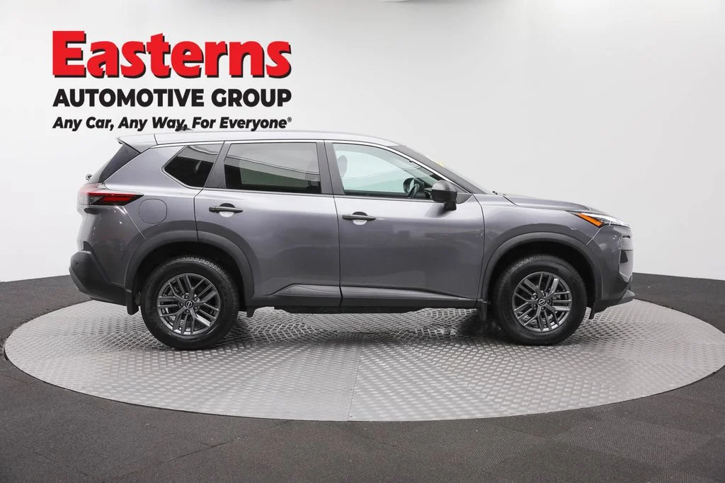 Used 2023 Gray Nissan S image 4