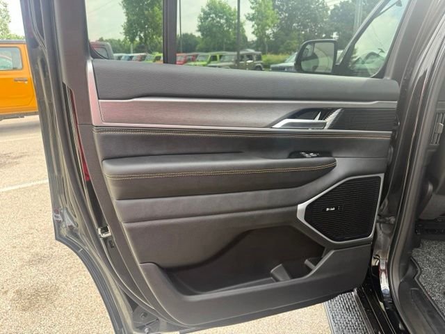 New 2026 High Gloss Black Exterior Paint Jeep 85th Anniversary Edition image 23