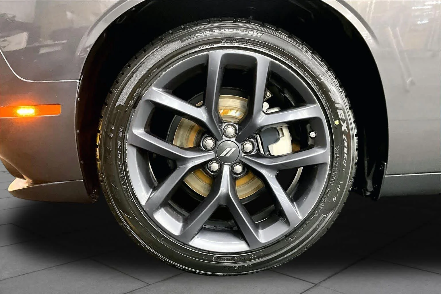 Used 2023 Granite Pearlcoat Dodge SXT image 9