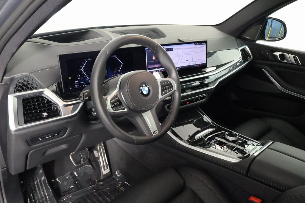Certified Used 2026 Dravit Grey Metallic BMW xDrive40i image 7