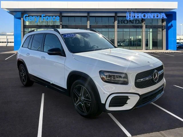 2025 Mercedes-Benz GLB GLB 250's photo