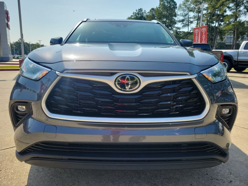 Certified Used 2021 Gray Toyota XLE image 7