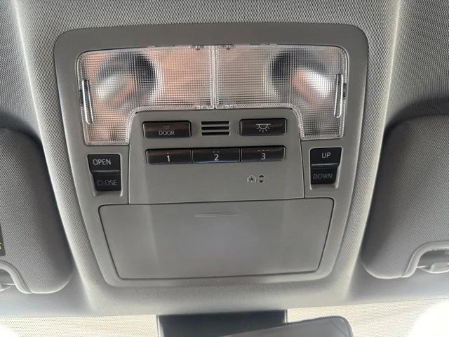 Certified Used 2019 Blizzard Pearl Toyota Limited image 15