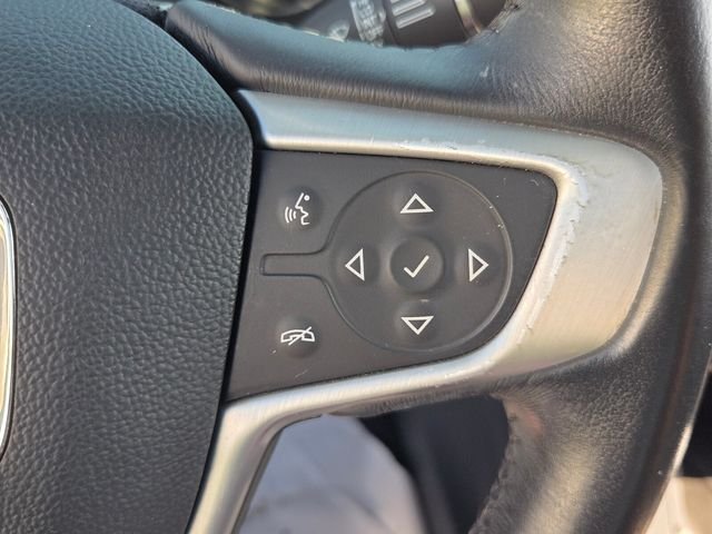 Used 2017 White GMC SLE-2 image 23