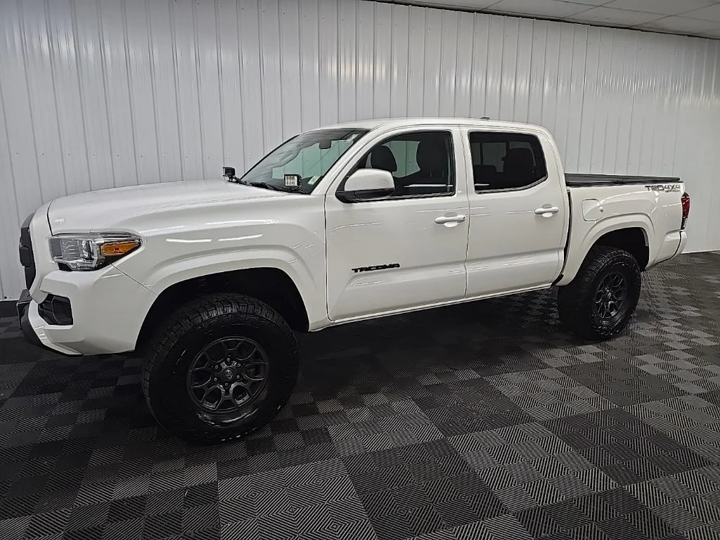 Used 2022 White Toyota SR image 6