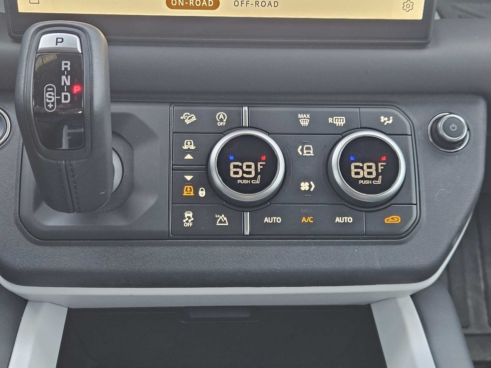 Certified Used 2025 Fuji White Land Rover S image 18