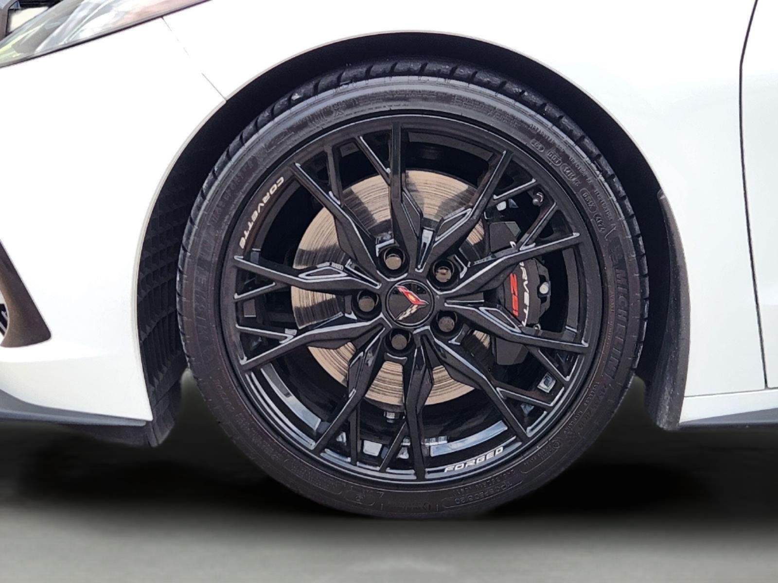 2025 Chevrolet Corvette Stingray photo 10 of 30