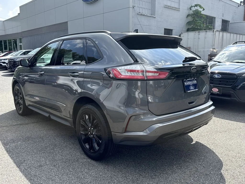 Used 2023 Gray Ford SE image 6