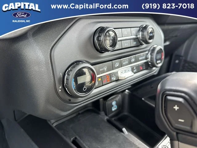 Used 2025 Blue Ford Badlands image 31