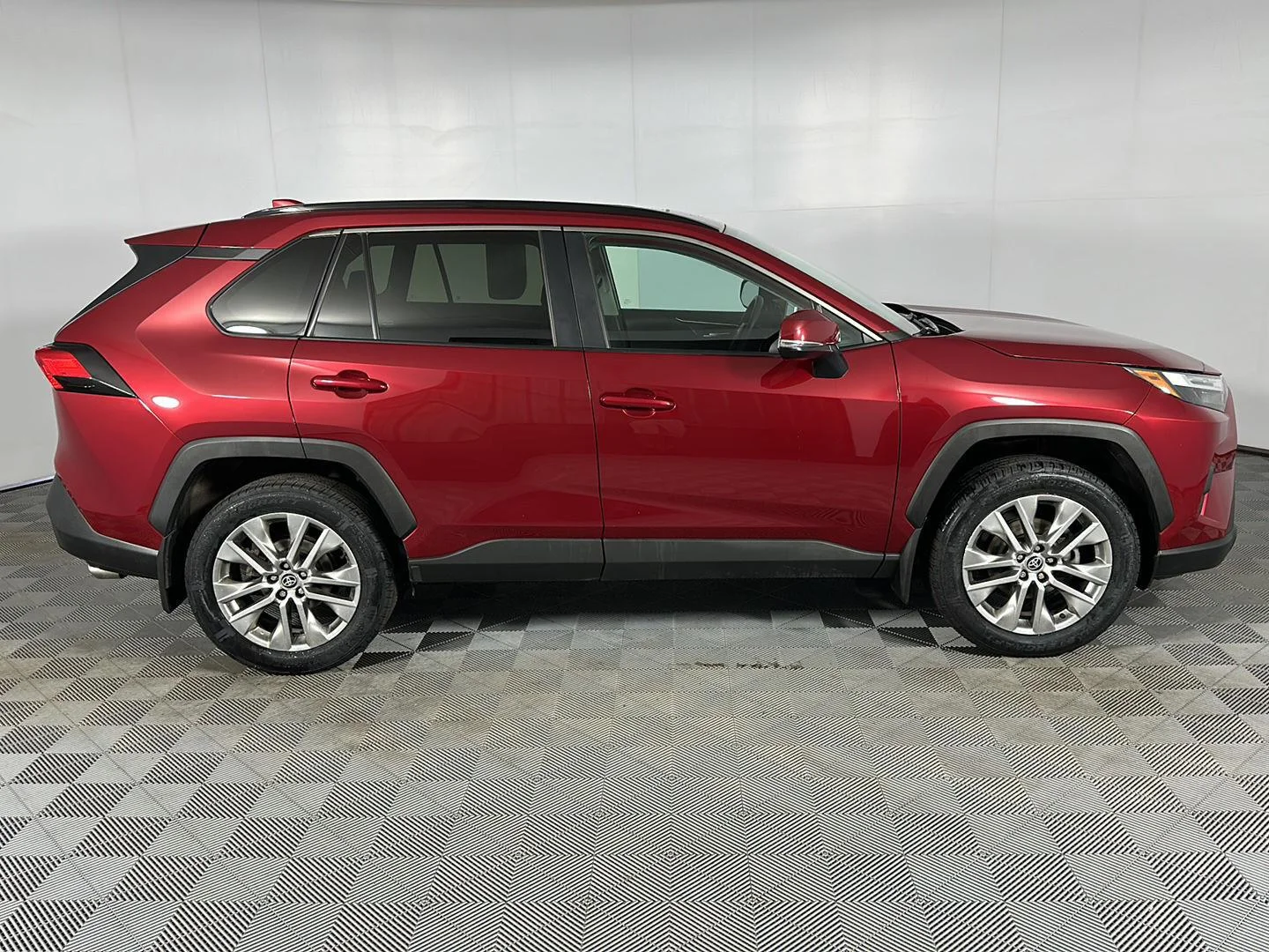 Used 2024 Ruby Flare Pearl Toyota XLE Premium image 26