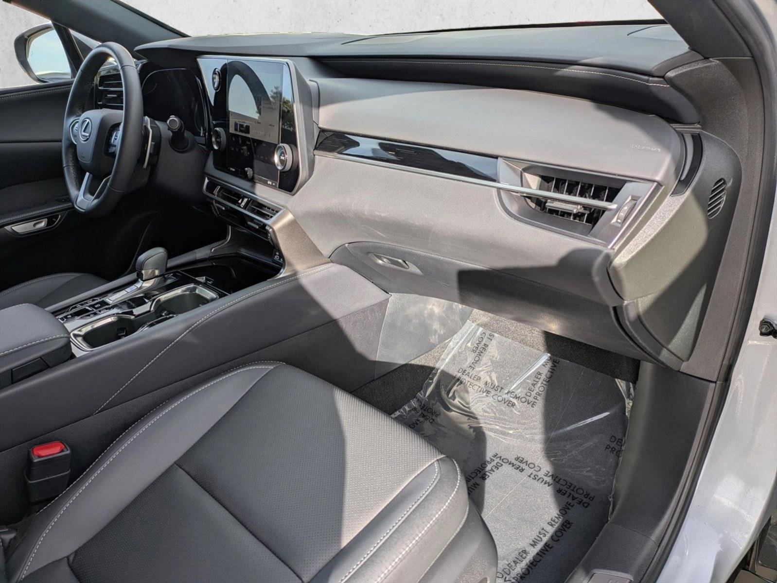 2024 Lexus RX 350 - Photo 17