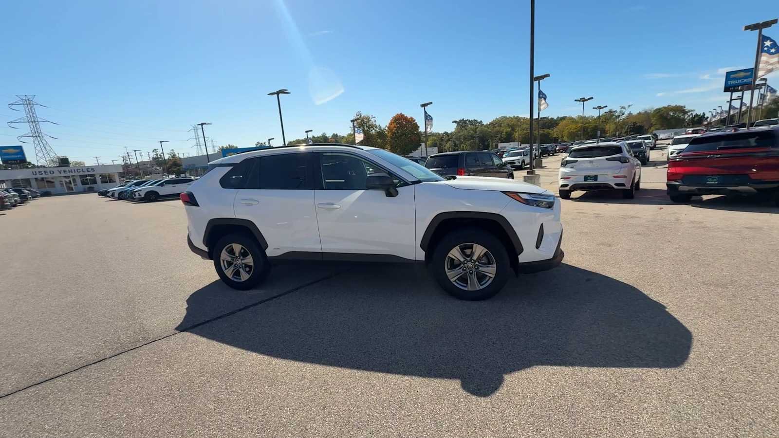 2025 Toyota RAV4 LE - Photo 9