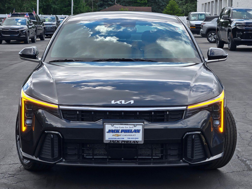 2025 Kia K4 GT-Line - Photo 4