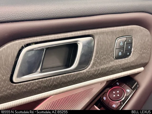 Used 2025 White Ford Platinum image 19