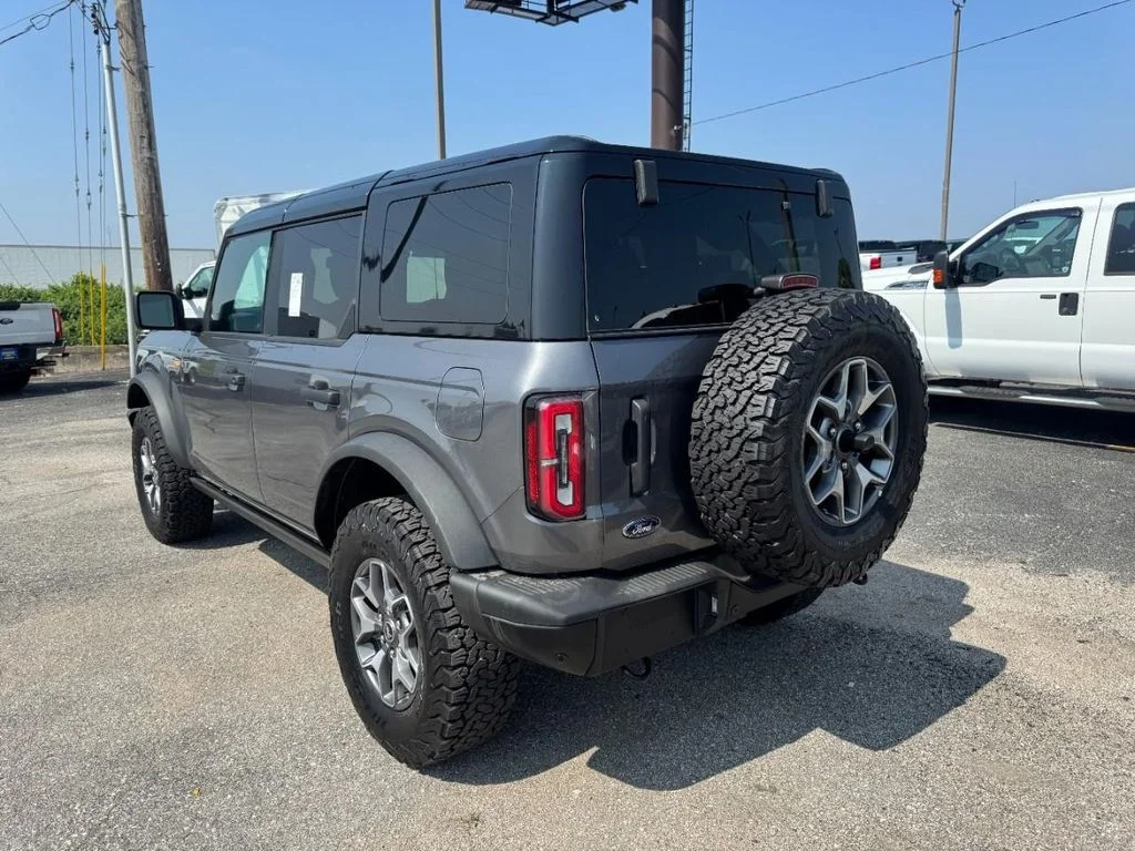 Used 2025 Carbonized Gray Metallic Ford Badlands image 10