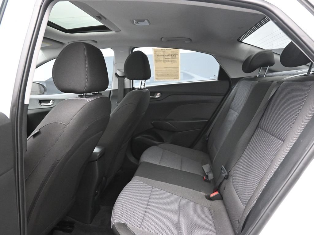 2021 Hyundai Accent Limited photo 2