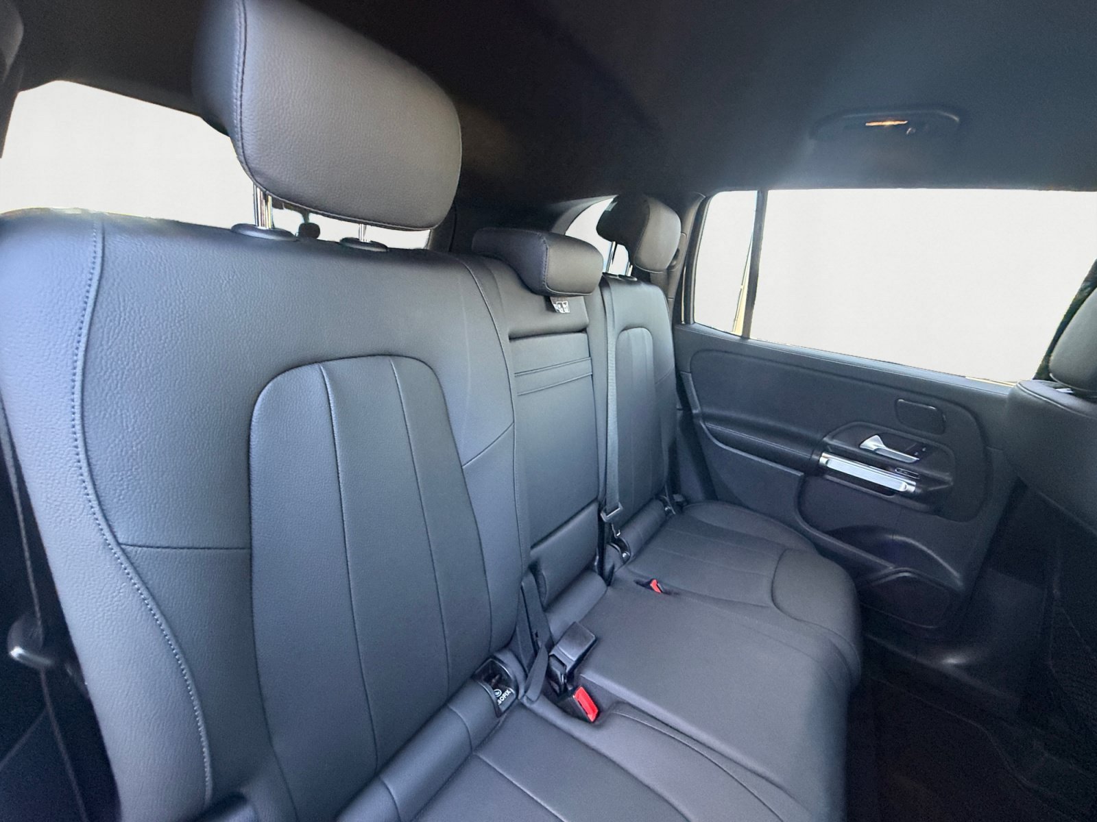Certified Used 2025 Black Mercedes-Benz GLB 250 image 18