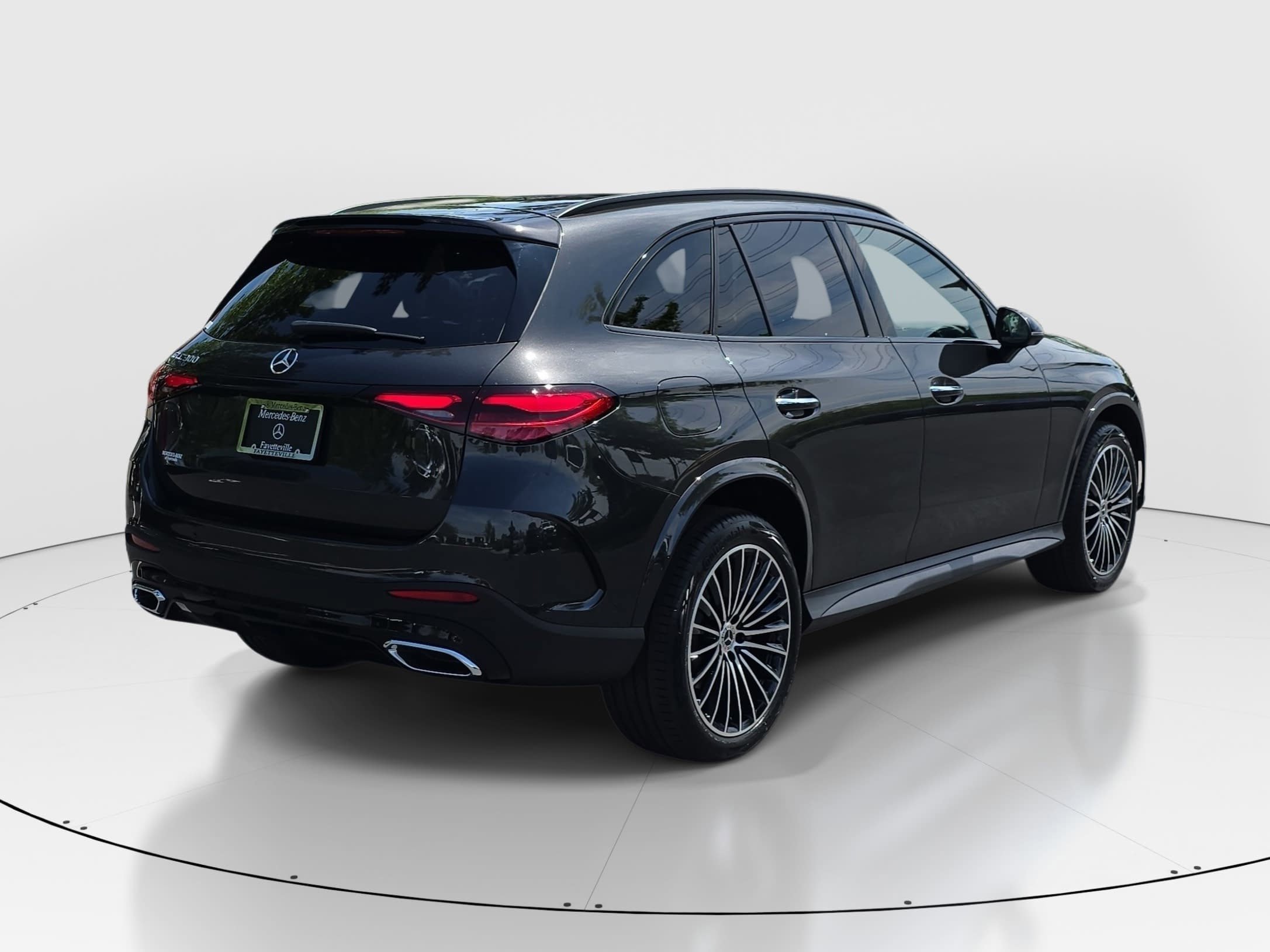 New 2026 Graphite Grey Metallic Mercedes-Benz GLC300 image 5