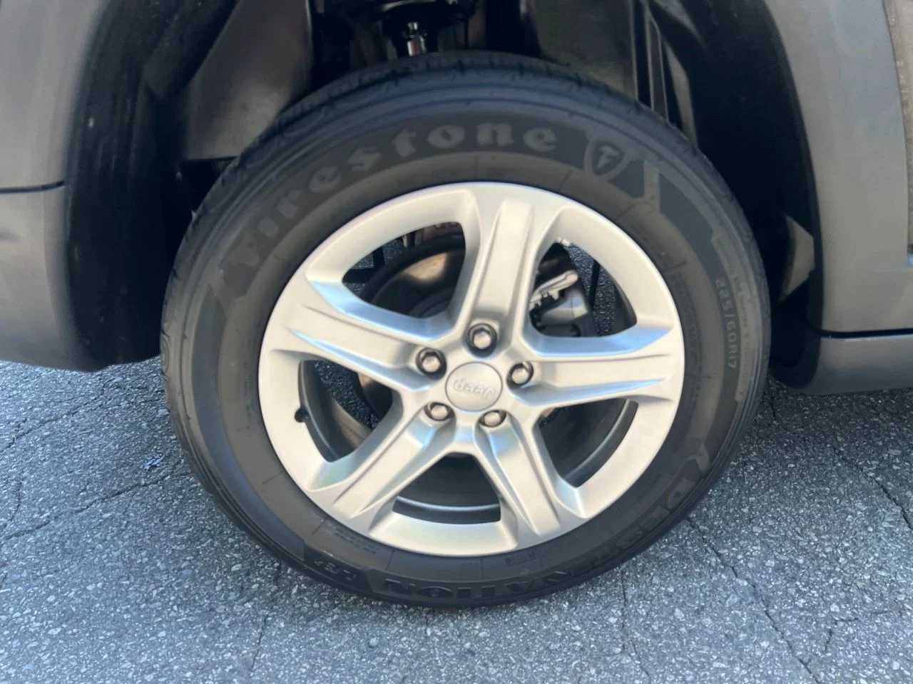 Used 2023 Black Jeep Latitude image 13