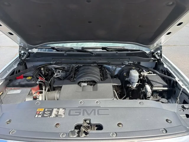 Used 2015 Silver GMC  image 11