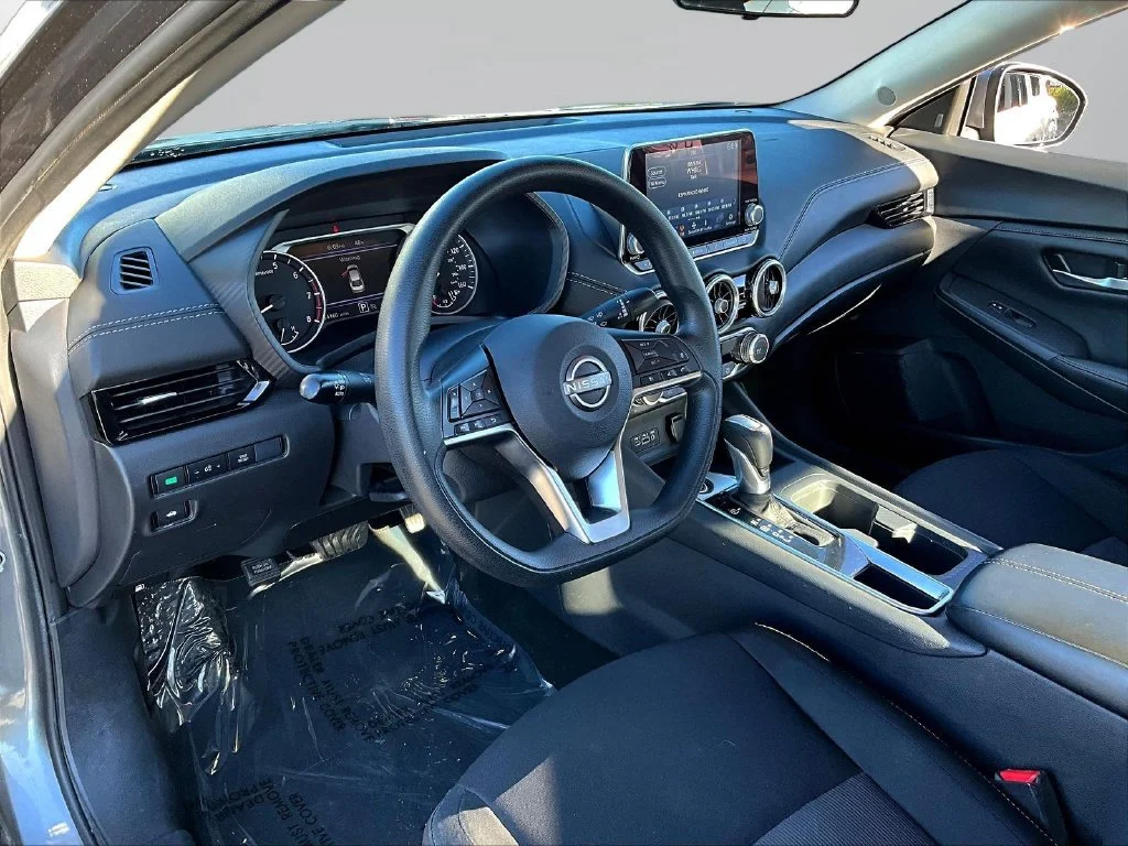 Used 2024 Gray Nissan SV image 18