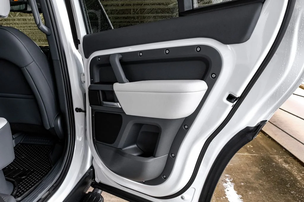 New 2026 Borasco Grey Metallic Land Rover S image 31