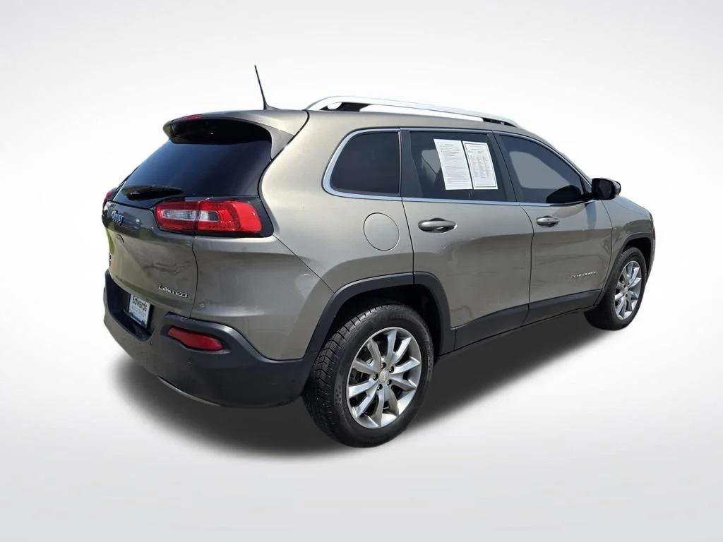 Used 2018 Beige Jeep Limited image 3