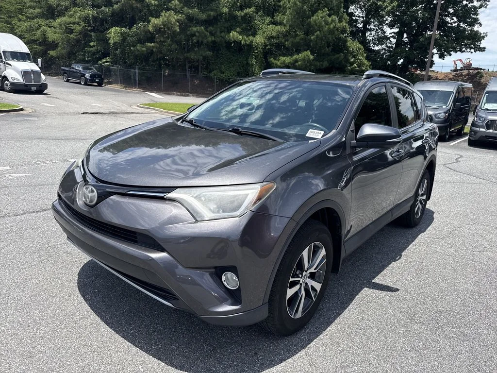 Used 2017 Gray Toyota XLE image 3