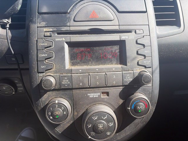 Used 2010 White Kia Plus image 30
