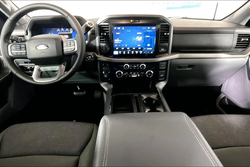 New 2026 Carbonized Gray Metallic Ford XLT image 5