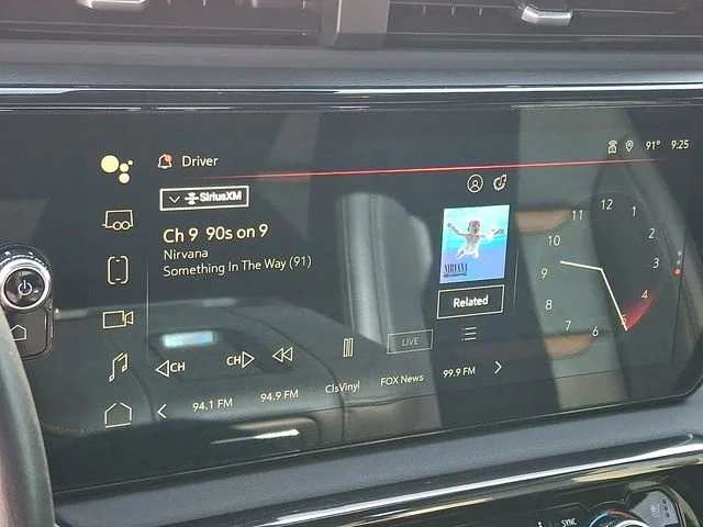 Used 2022 Red GMC AT4 image 17