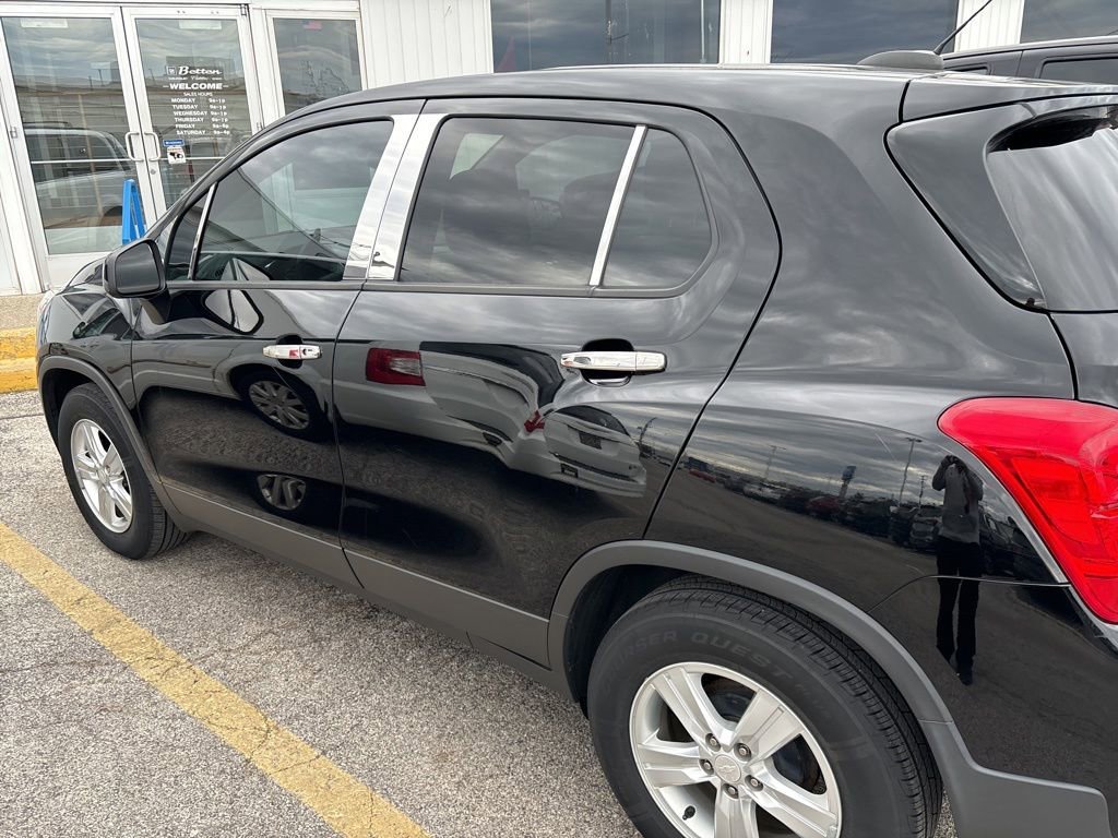 2020 Chevrolet Trax LS's photo