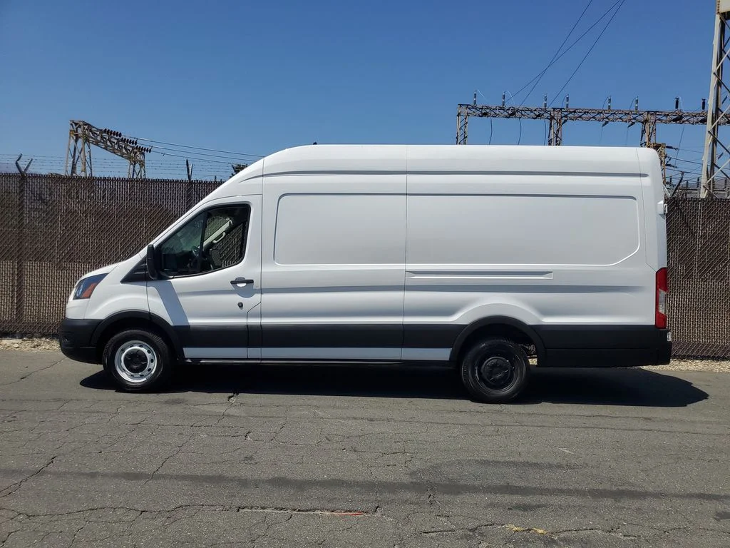 Used 2023 White Ford Base image 7
