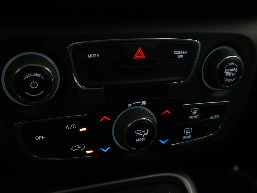 Used 2019 Laser Blue Pearlcoat Jeep Latitude image 42