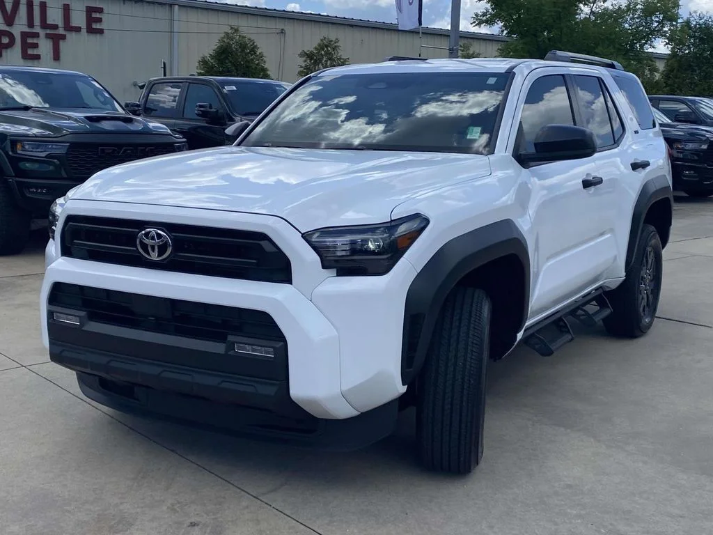Used 2025 White Toyota SR5 image 37
